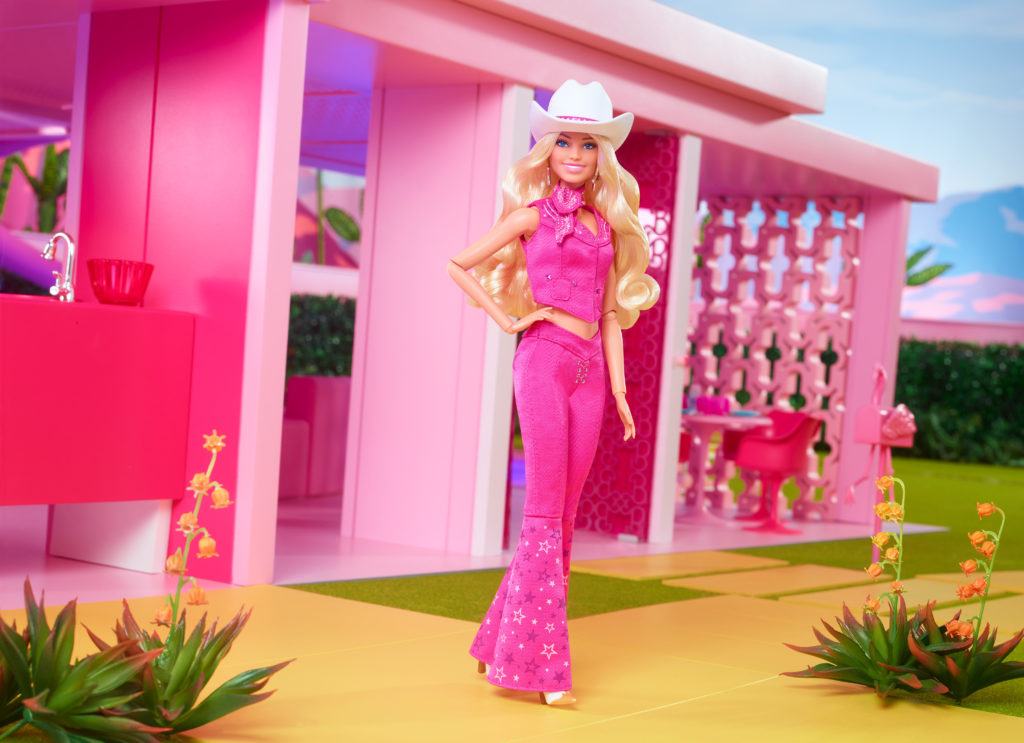 2023_BarbieMovie_PinkWestern2